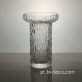 Vaso de flor de vidro com nervuras de cilindro transparente em casa